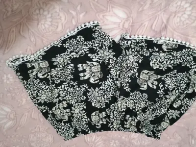 Shorts de mujer con estampado de elefantes - miniatura 2