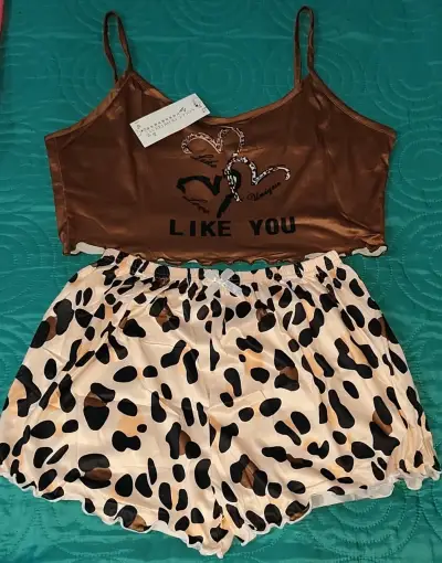 Conjunto de pijama de mujer - miniatura 1