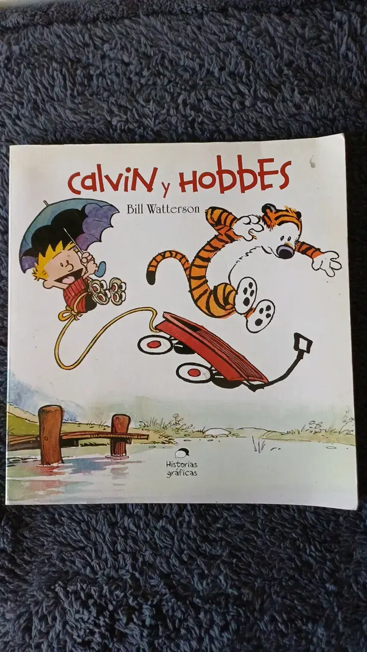 Libro de historietas Calvin y Hobbes de Bill Watterson