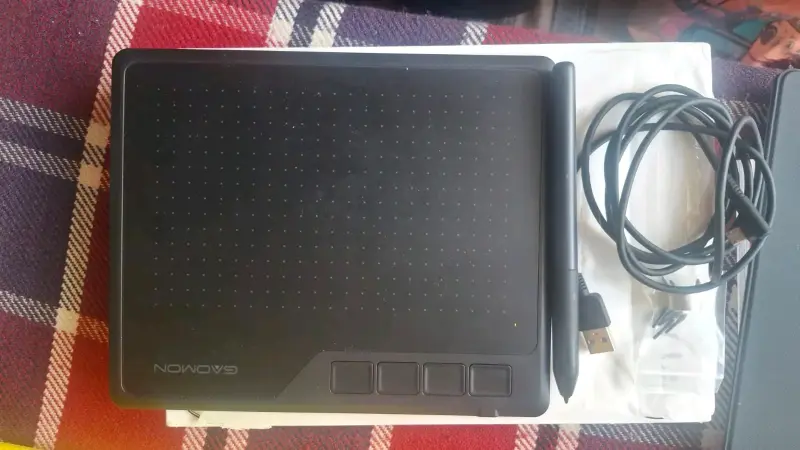Tableta gráfica Gaomon S620 con lápiz y cable USB - 1