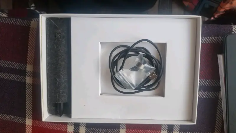 Tableta gráfica Gaomon S620 con lápiz y cable USB - 5
