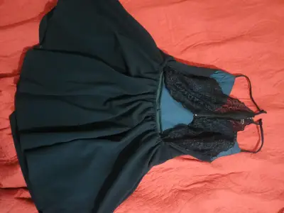 Vestido azul con encaje para mujer - miniatura 2