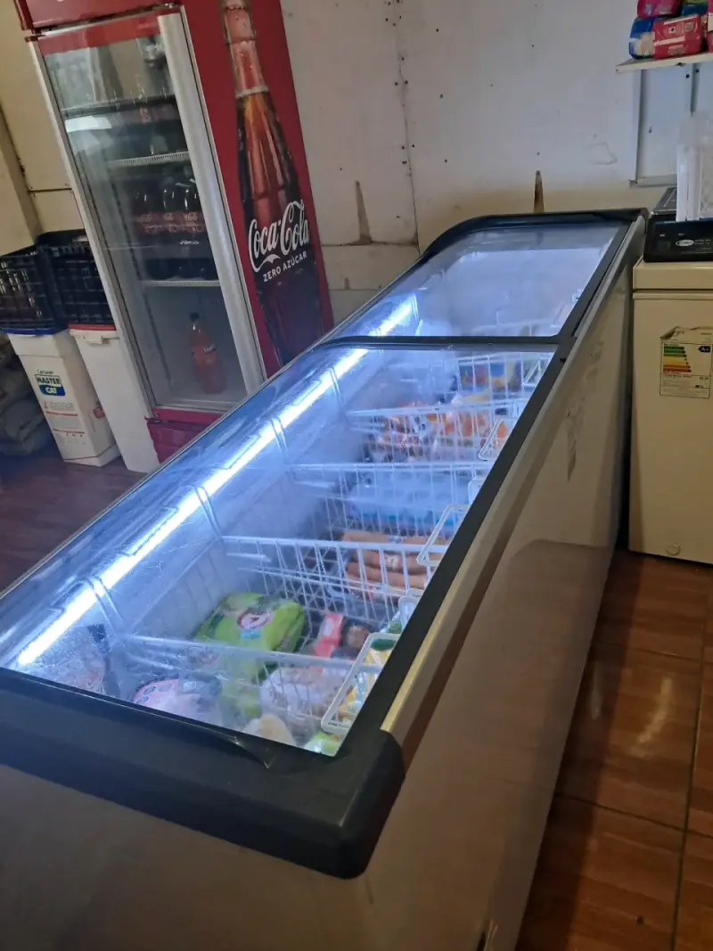 Vitrina refrigerada para exhibición de alimentos - 2