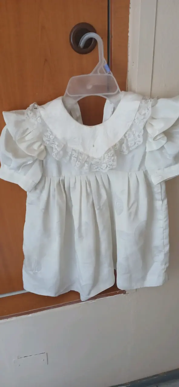 Vestido vintage blanco de bebé con encaje - 1