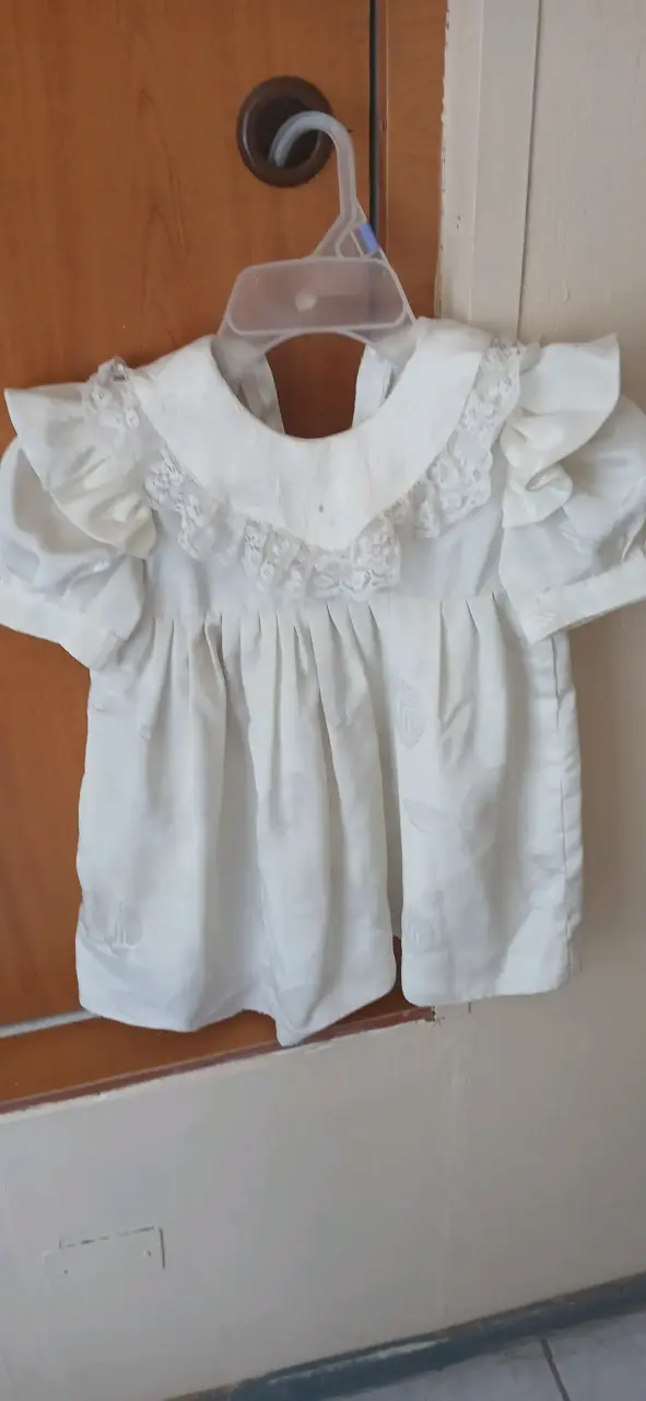 Vestido vintage blanco de bebé con encaje - 2