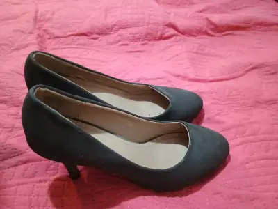Zapatos de tacón negros talla 35 - miniatura 2