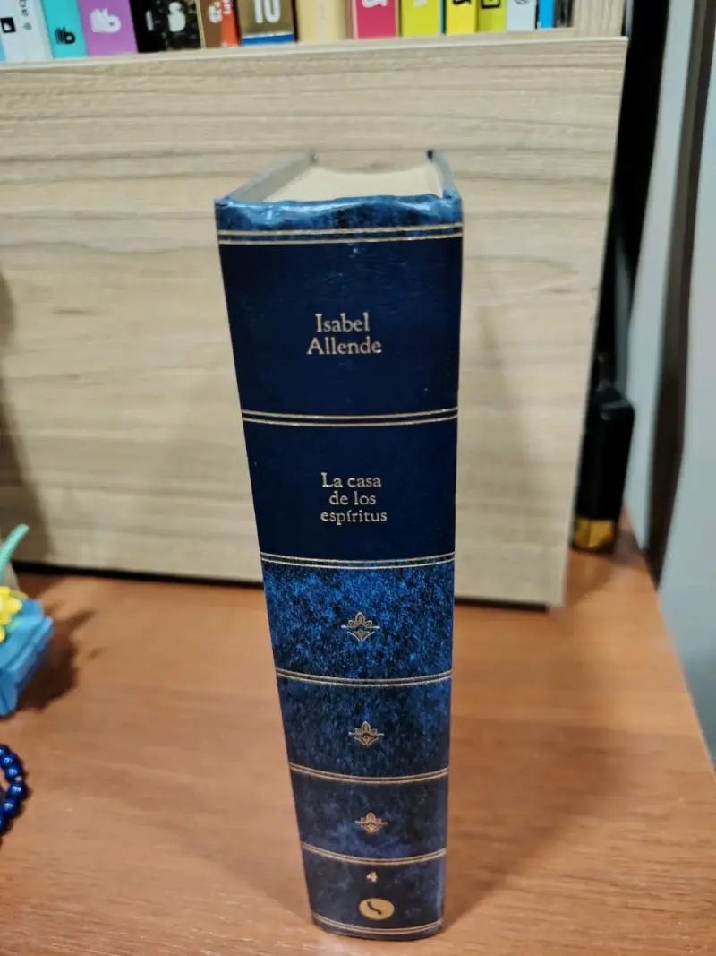 Libro 'La casa de los espíritus' de Isabel Allende - 3
