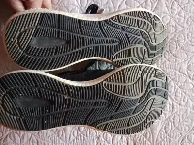 Zapatillas deportivas negras Adidas para correr - miniatura 4