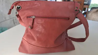 Cartera  roja con cierre frontal - miniatura 1