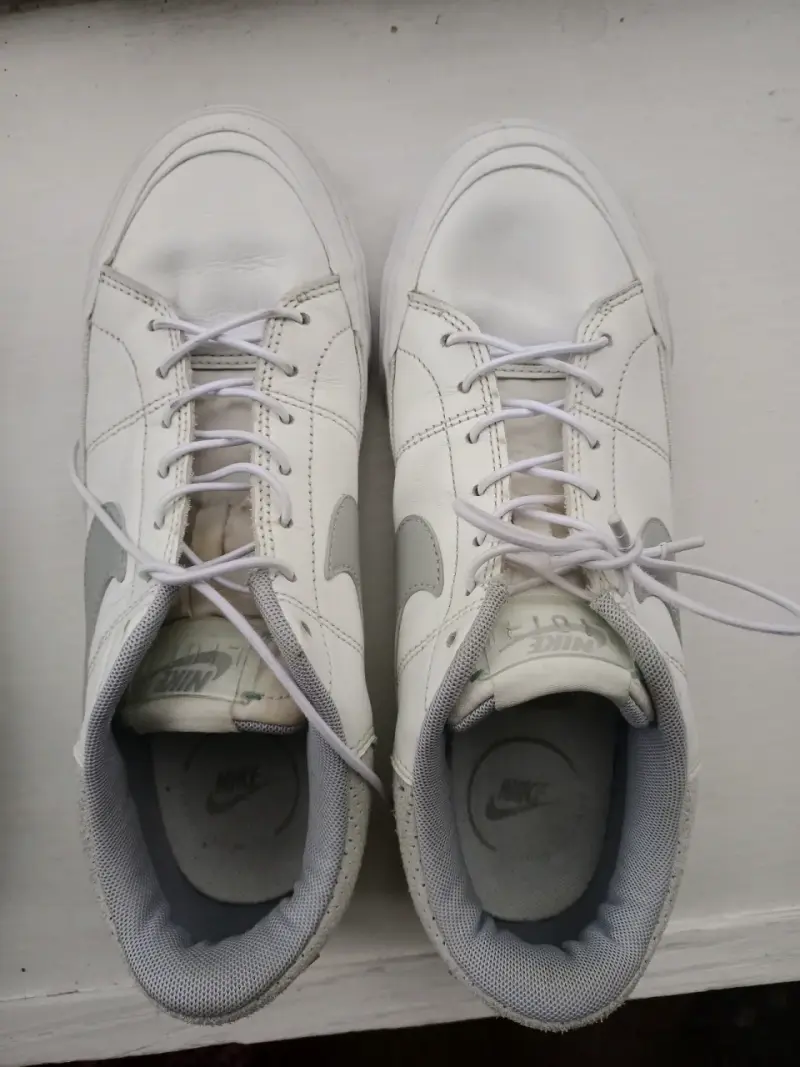 Zapatillas deportivas blancas Nike con plataforma - 2