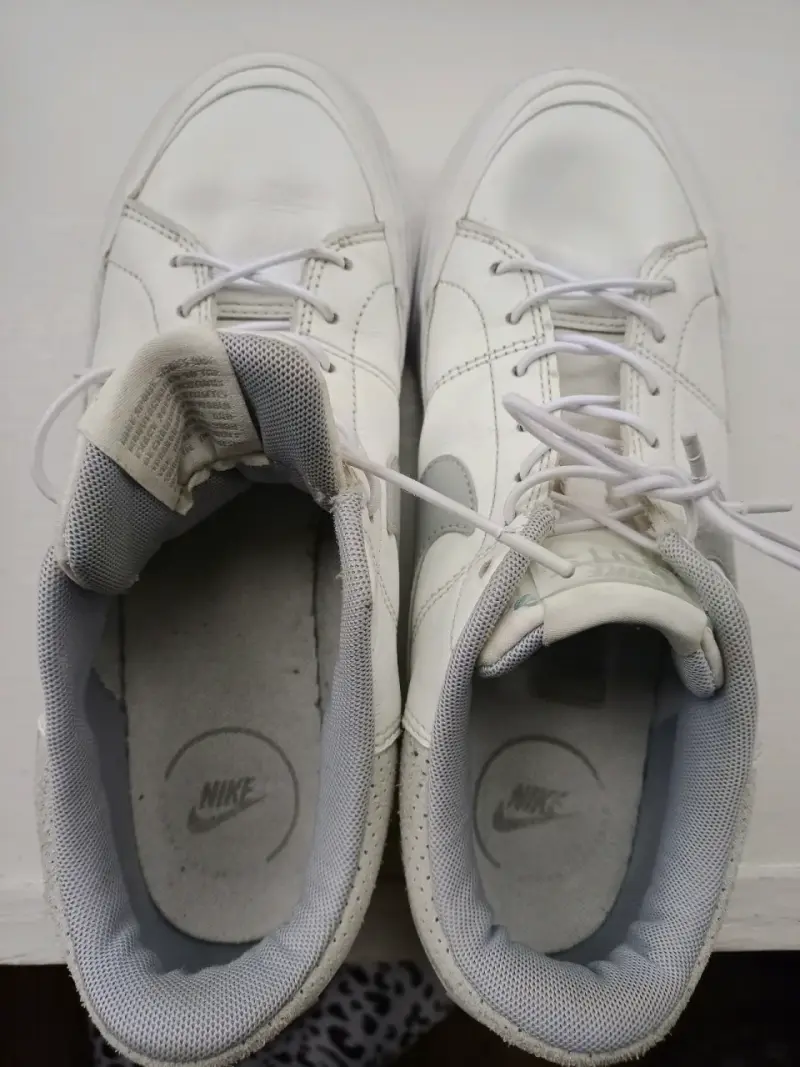 Zapatillas deportivas blancas Nike con plataforma - 3