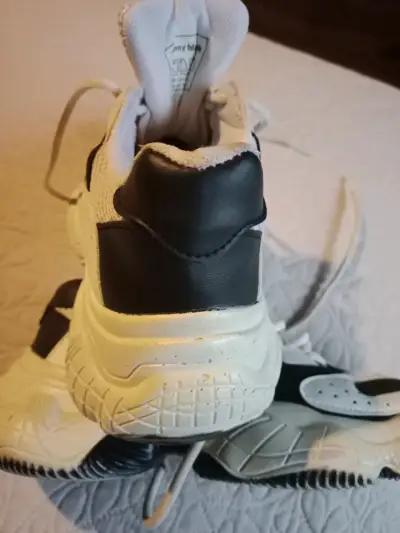 Zapatillas deportivas blancas y negras Tonny Black - miniatura 2