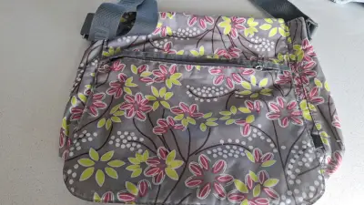Bolso bandolera con diseño floral - miniatura 2