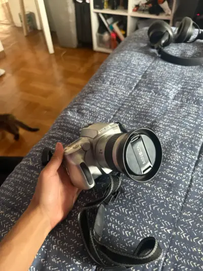 Cámara analógica Minolta Dynax 30 con lente zoom - miniatura 6