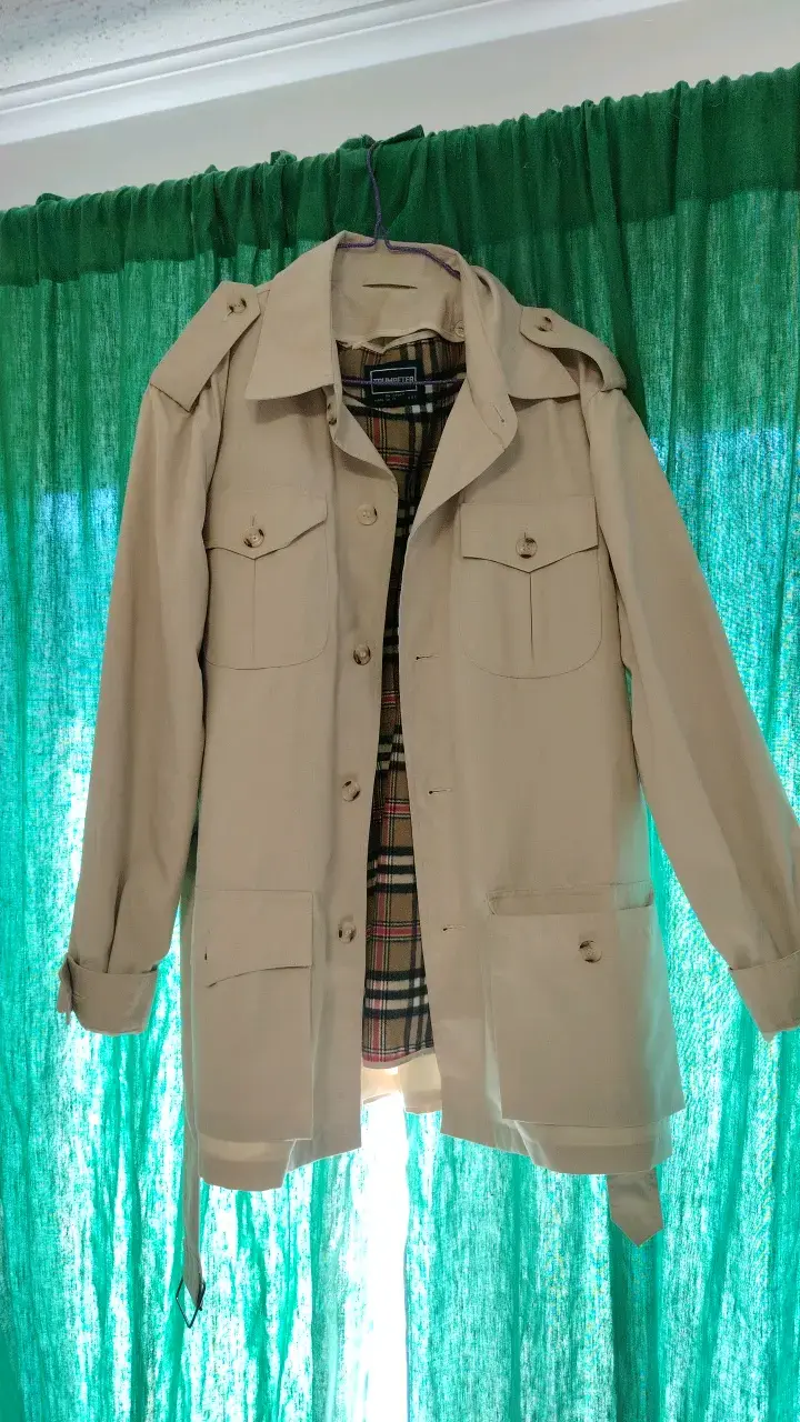 Chaqueta beige con forro a cuadros - 1