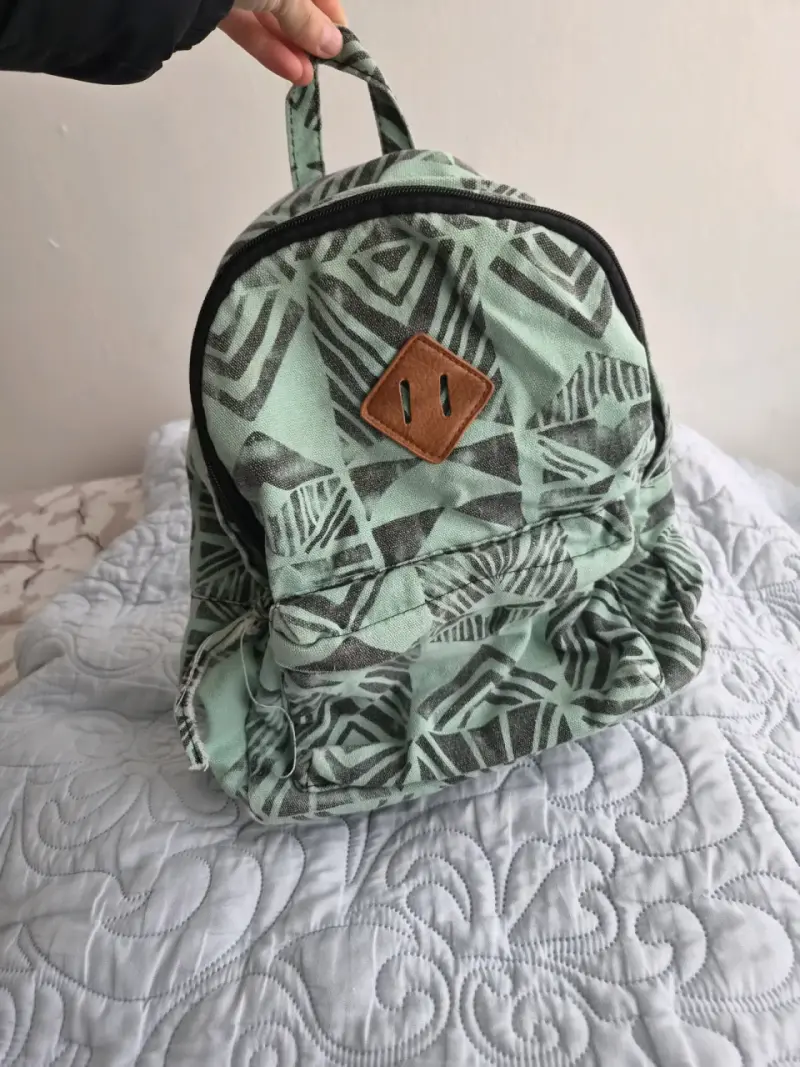 Mochila estampada con diseño geométri - 1