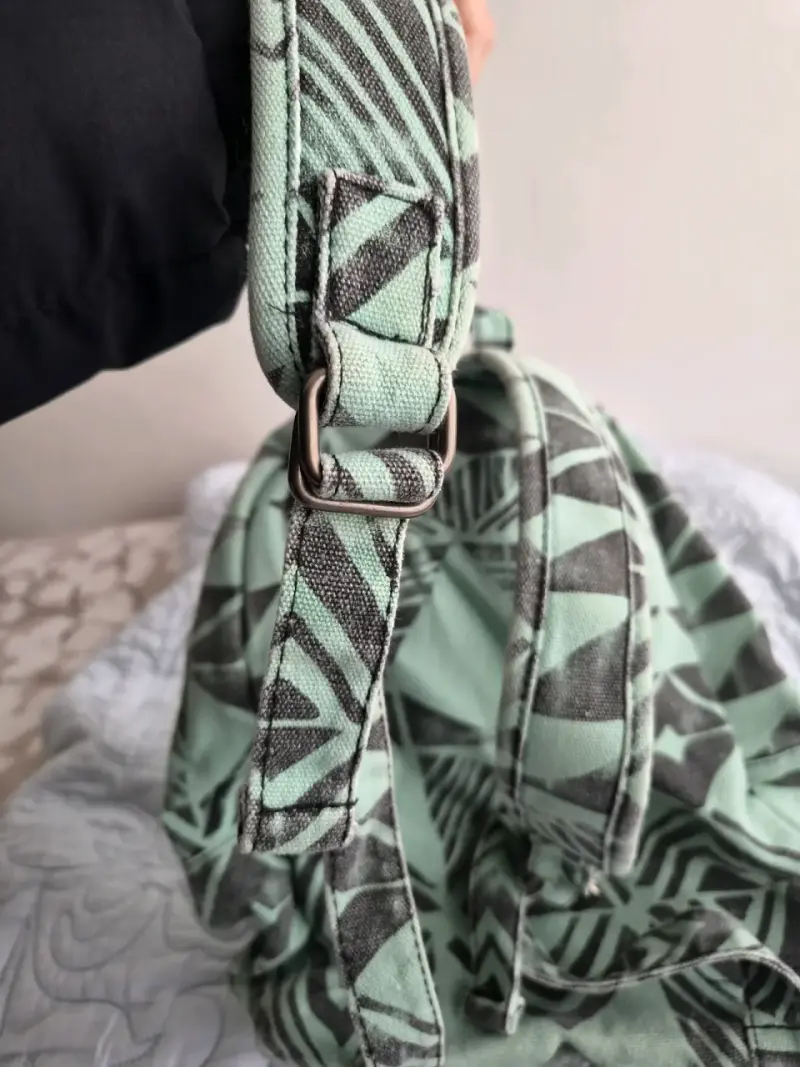Mochila estampada con diseño geométri - 4