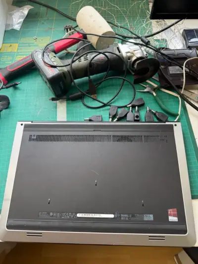 Laptop Dell Inspiron 15-5547 en buen estado - miniatura 3