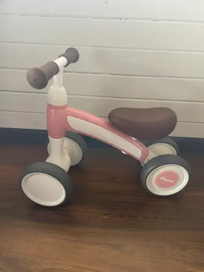 Bicicleta sin pedales para niños rosa Cutey - miniatura 1