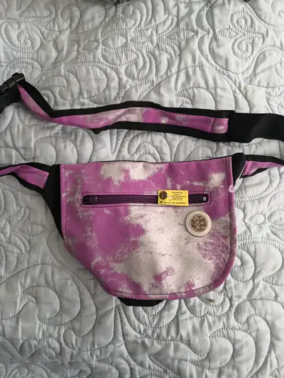 Riñonera unisex colorida con diseño único - miniatura 1