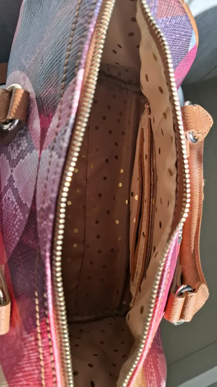 Bolso de mano multicolor con correa ajustable