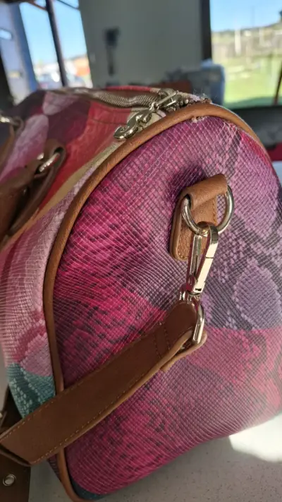 Bolso de mano multicolor con correa ajustable - miniatura 2