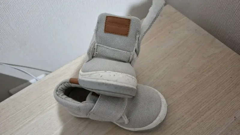 Zapatillas grises para bebé Hush Puppies