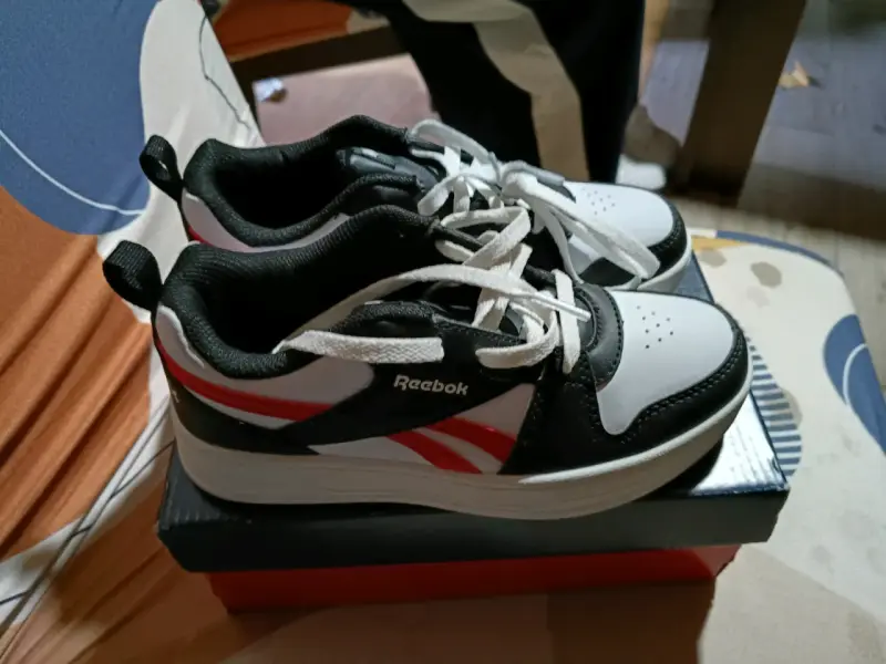 Zapatillas deportivas Reebok blancas y negras - 2