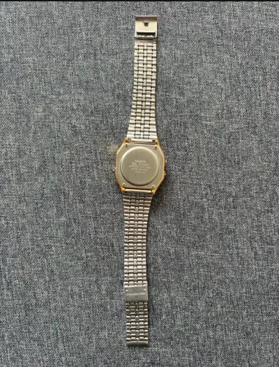 Reloj digital dorado Casio A159W - miniatura 4