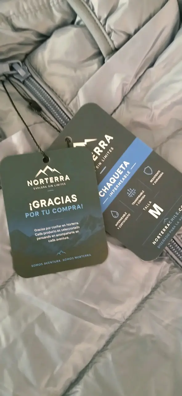 Chaqueta impermeable gris con capucha Norterra - 3