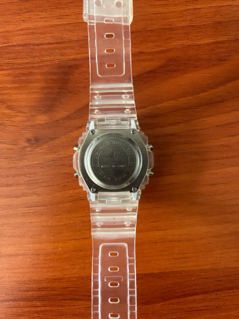 Reloj digital transparente resistente al agua - 2