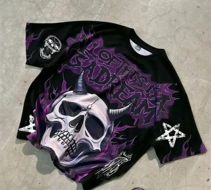 Polera de calavera con llamas - 1