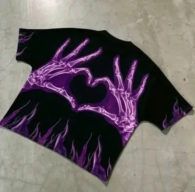 Polera de calavera con llamas - miniatura 2