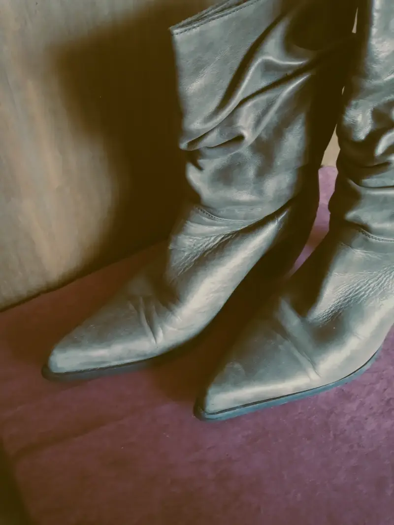 Botas de cuero marrón con tacón alto - 2