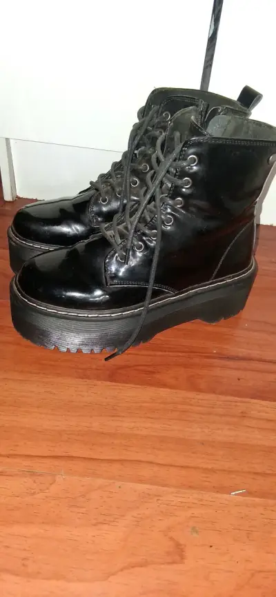 Botas negras de plataforma con cordones C Moran - miniatura 1