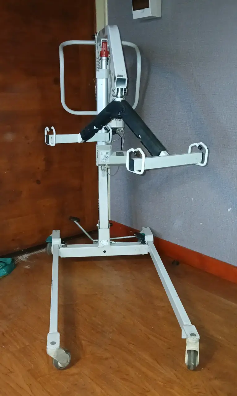 Grúa de traslado para pacientes AKS Clino II - 2