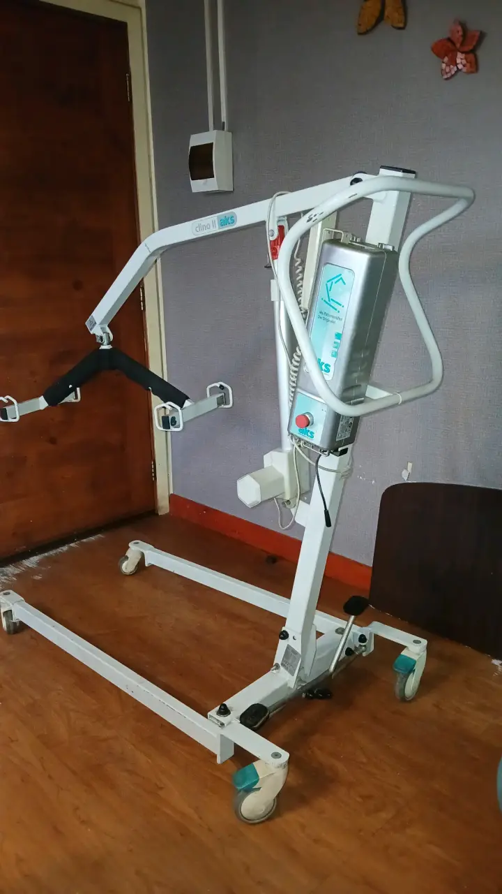 Grúa de traslado para pacientes AKS Clino II - 4