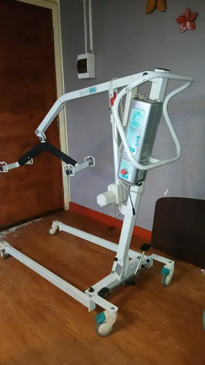 Grúa de traslado para pacientes AKS Clino II - miniatura 4