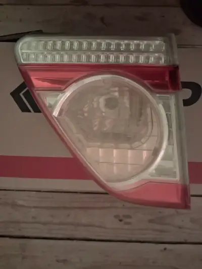 Luz trasera Izquierda interior portalon maletero - miniatura 2