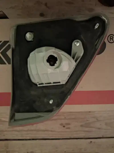 Luz trasera Izquierda interior portalon maletero - miniatura 5