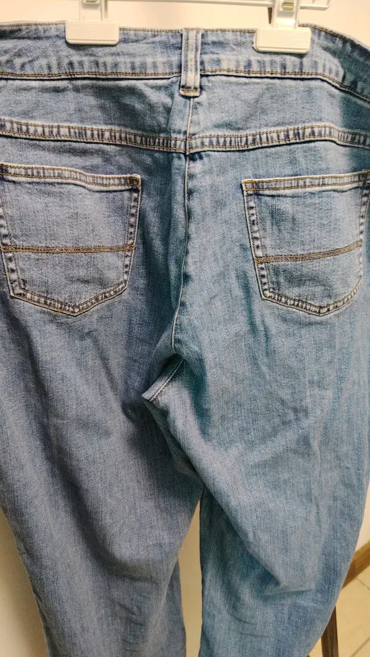 Jeans de mujer con bordado floral - 4