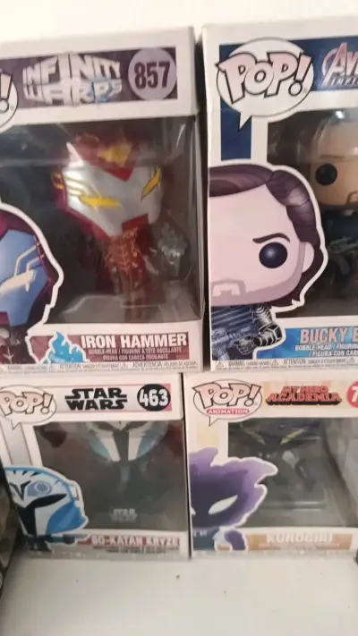 Figura Funko Pop Bucky Barnes Avengers, y variedad - miniatura 1