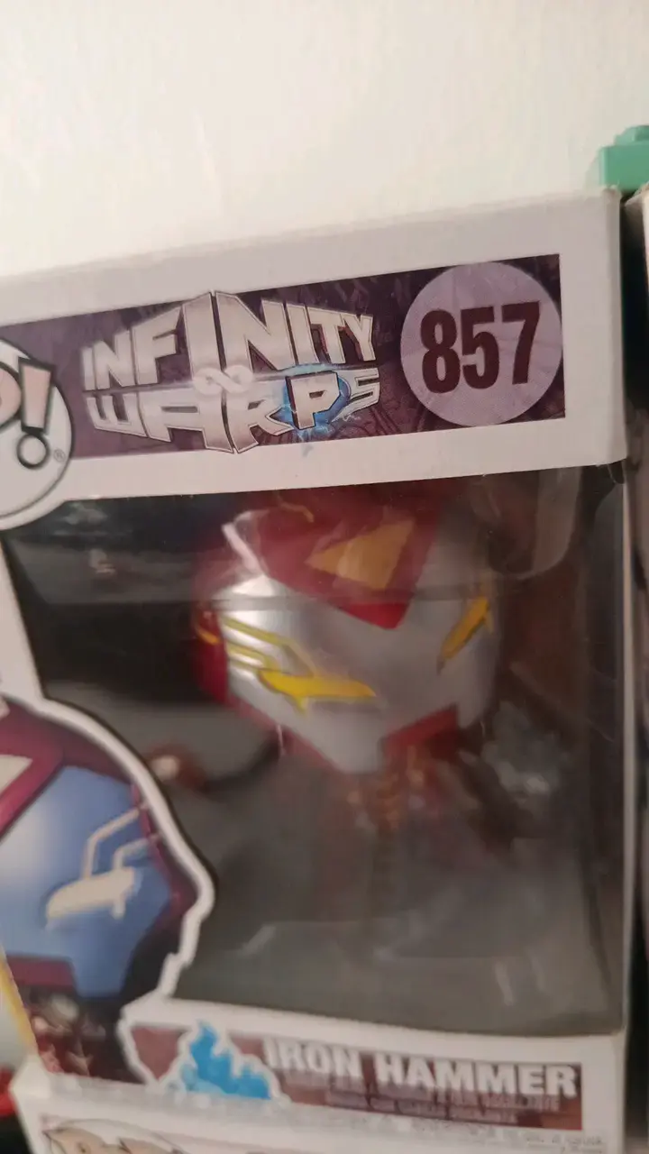 Figura Funko Pop Bucky Barnes Avengers, y variedad - 4