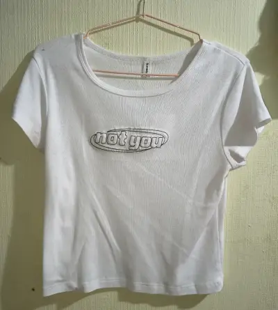 Polera blanca con diseño 'Not You' - miniatura 1