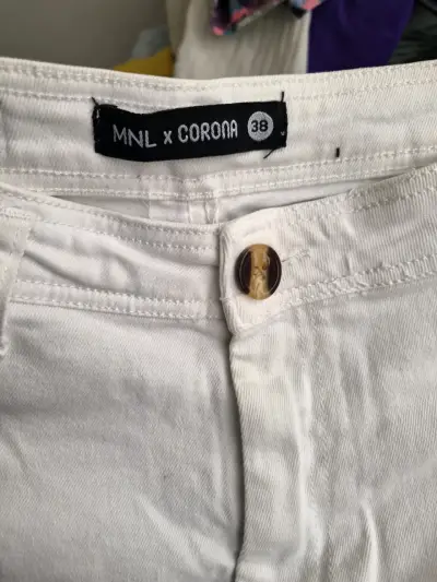 Bermudas blancas MNL x Corona talla 38 - miniatura 3