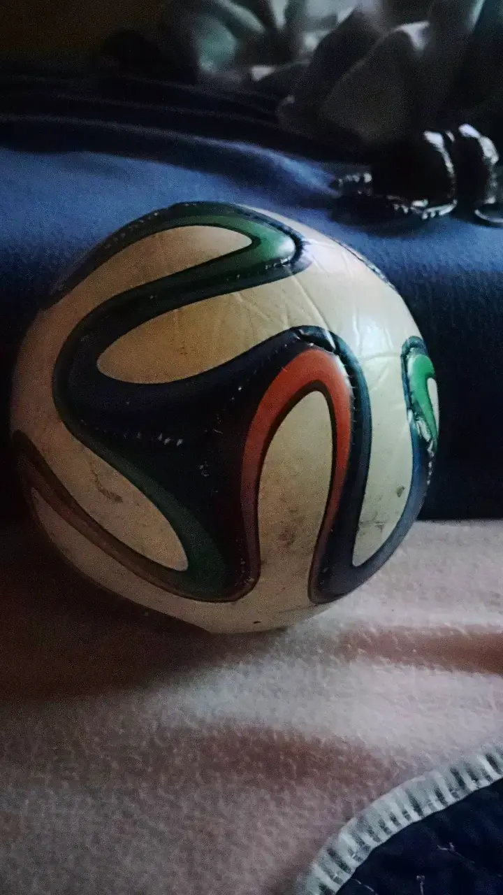 Balón de fútbol Adidas Brazuca usado