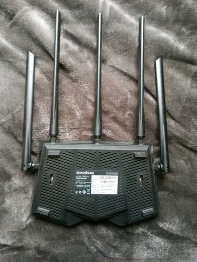 Router WiFi Tenda AC1200 SIN CARGADOR - miniatura 2