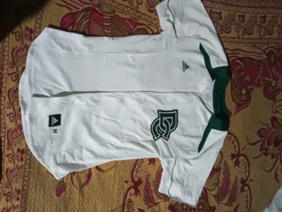 Camiseta de béisbol Adidas blanca con logo DC - miniatura 3