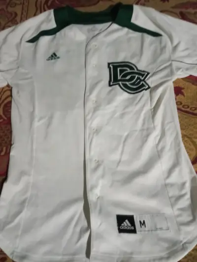 Camiseta de béisbol Adidas blanca con logo DC - miniatura 5