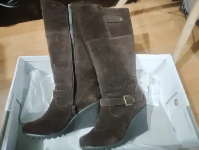 Botas de gamuza marrón con tacón alto - miniatura 2